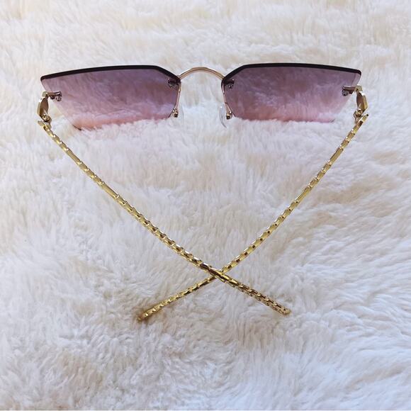 Skyla Light Purple Square Oversized Sunglasses - Picture 7 of 12